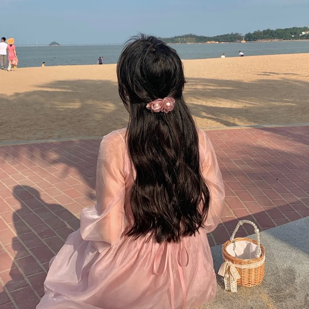 情谜睡美人封面